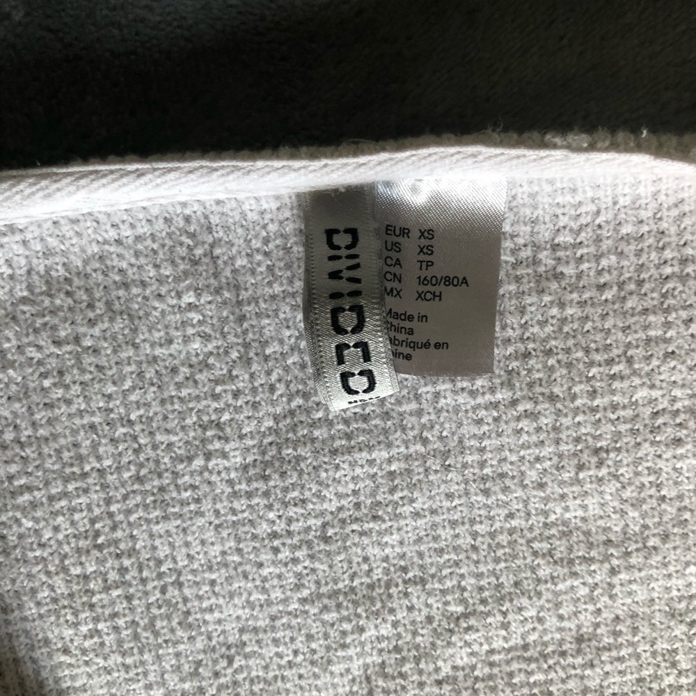 Sweater - Picture 3 of 3